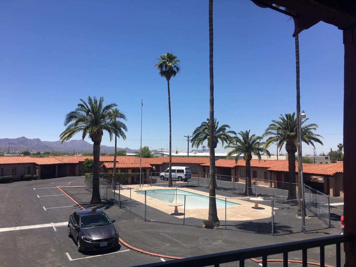 توسن Highland Tower Motel المظهر الخارجي الصورة