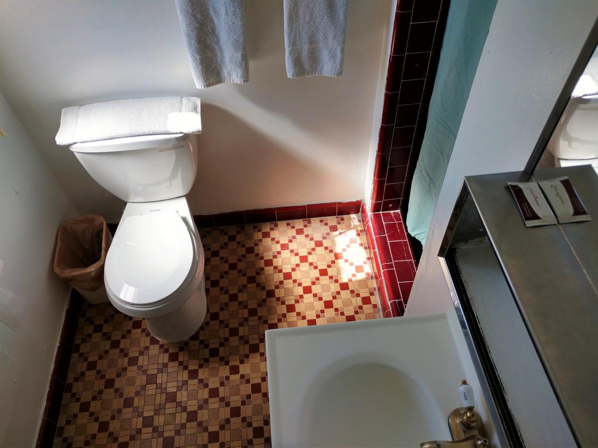 توسن Highland Tower Motel المظهر الخارجي الصورة