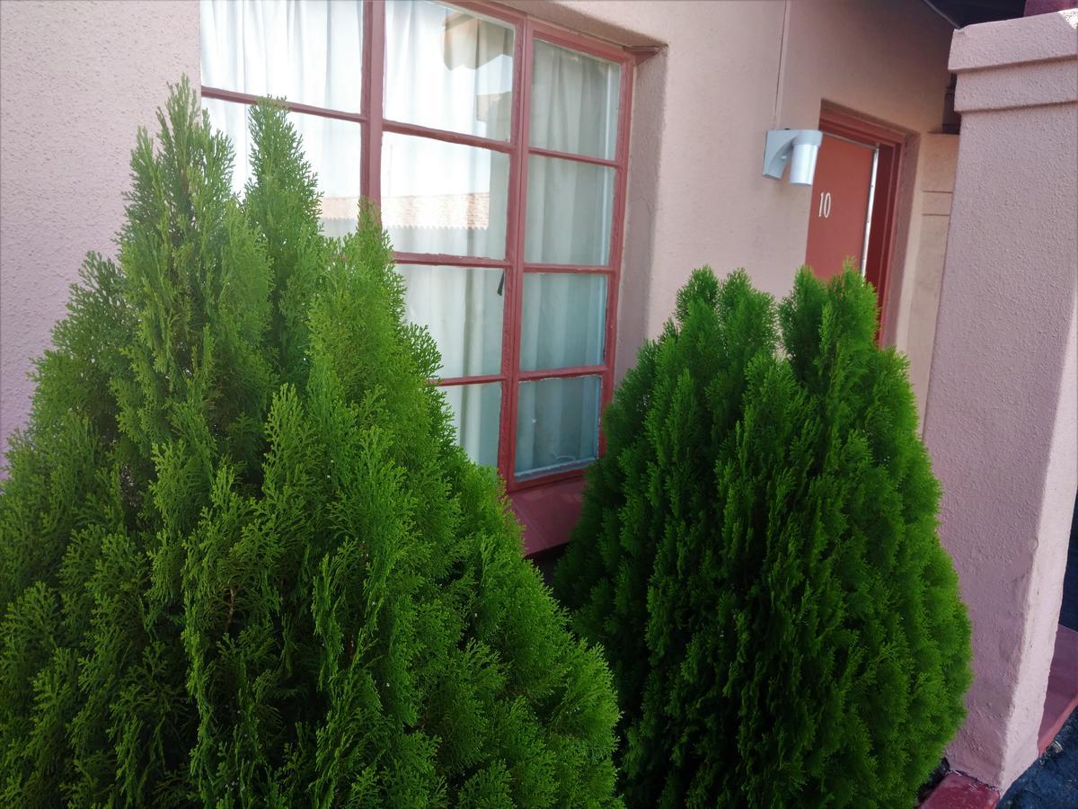 توسن Highland Tower Motel المظهر الخارجي الصورة